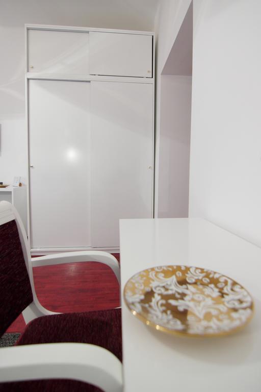 White Apartment Belgrado Exterior foto